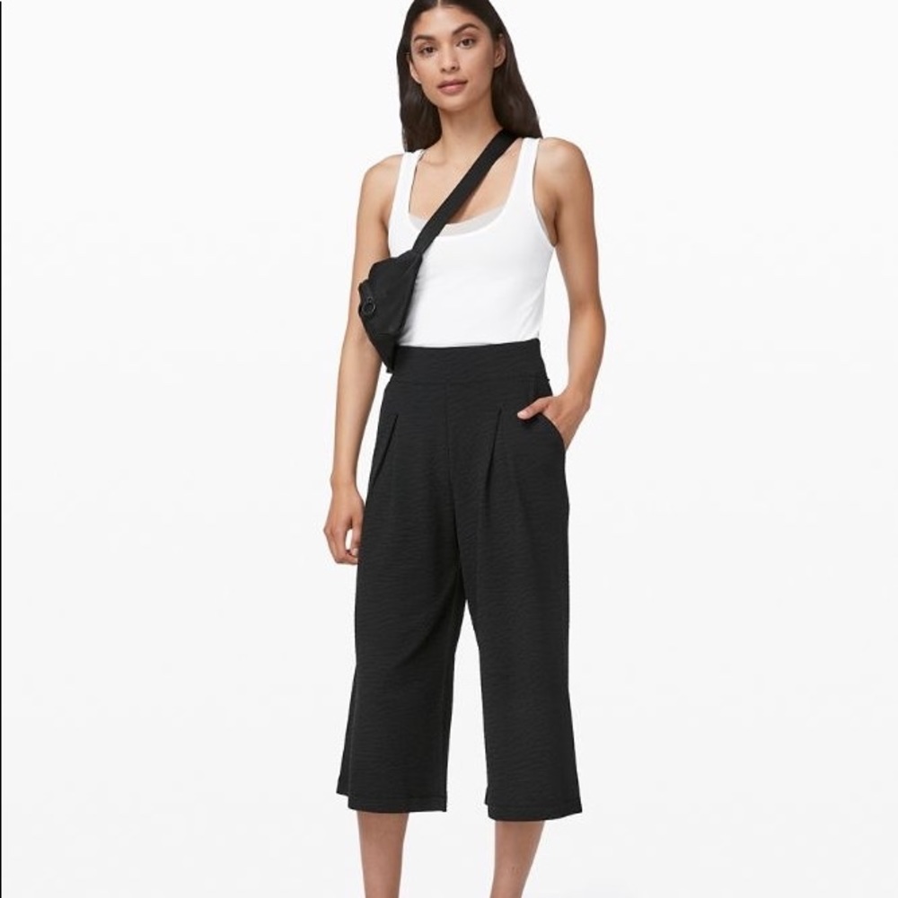 NEW- Crop lululemon pants